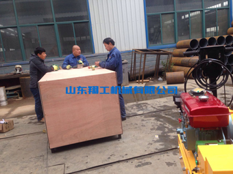 山東翔工機(jī)械小型壓路機(jī)發(fā)貨現(xiàn)場(chǎng)忙！