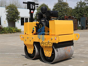 使用小型壓路機碾壓路基有哪些要求呢？