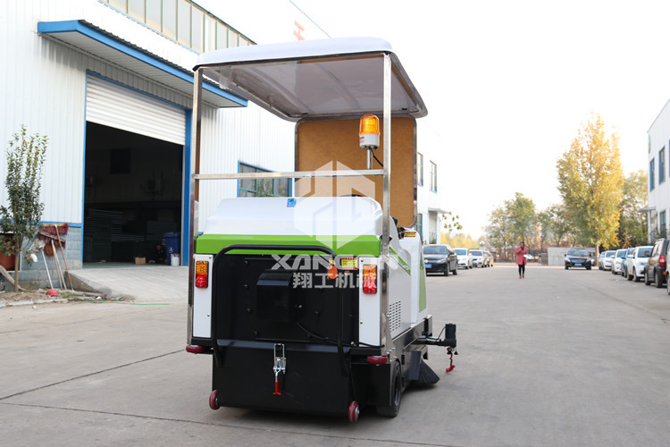 電動(dòng)掃地車(chē)生產(chǎn)廠家告訴你掃地機(jī)購(gòu)買(mǎi)的必要性！
