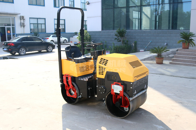 不容錯(cuò)過(guò)的技術(shù)干貨——小型壓路機(jī)平安?？考记? title=